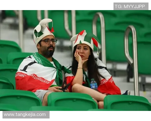 足球明星背后的泪水故事揭示了他们的坚韧与脆弱情感之旅